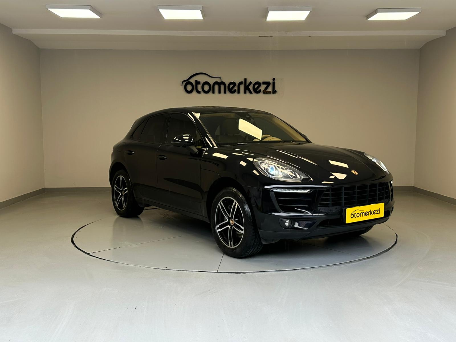 PORSCHE MACAN 28